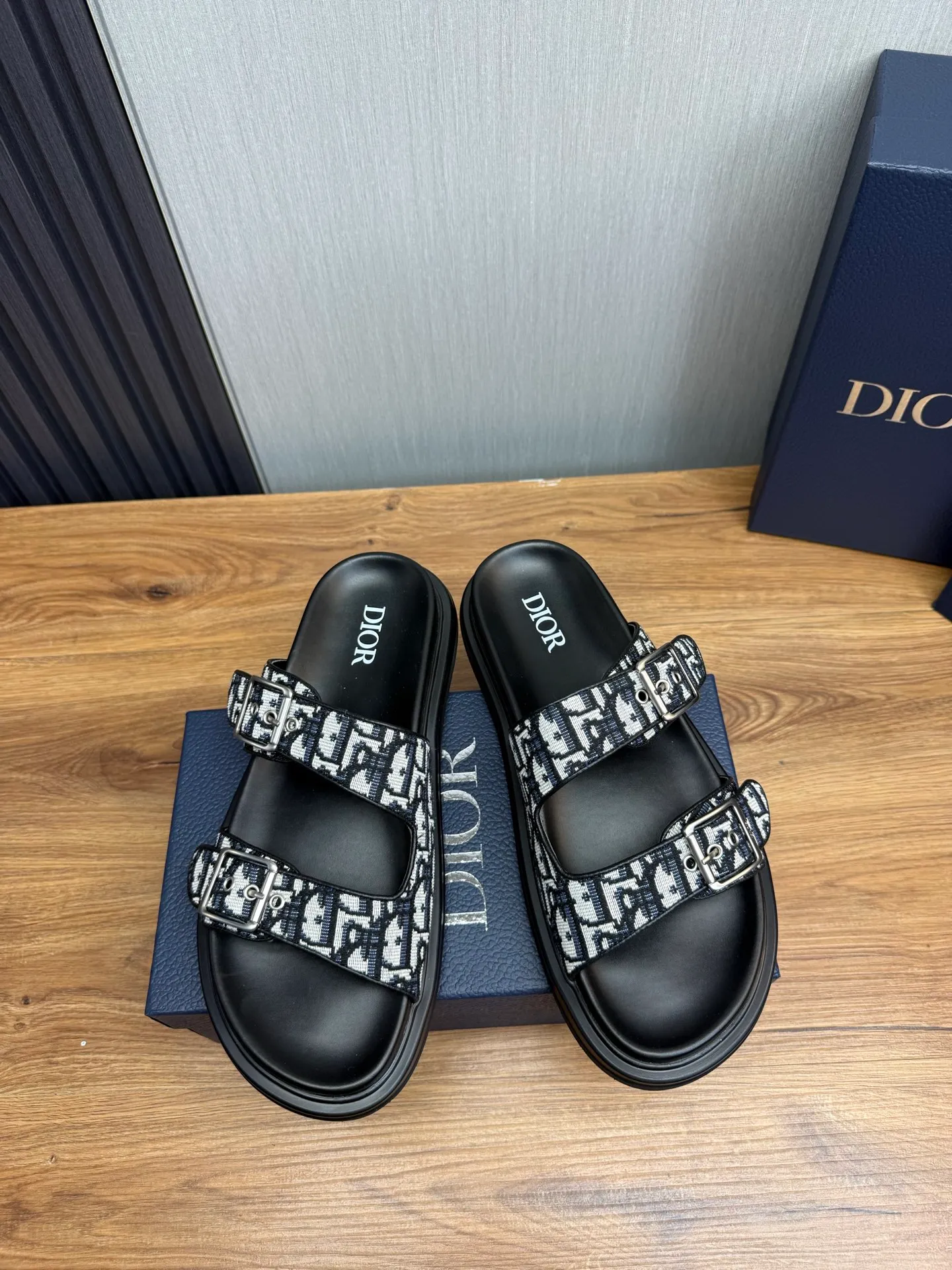 Men's shoes 💰300💰 Dior. Men's slippers 🩴Official website 1:1 production 38-45 yards 45 46 🉑️Customized original material shipped✅